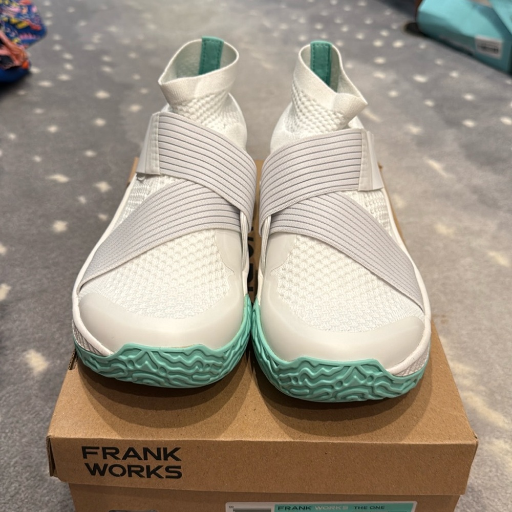 Frank Works THE ONE Unisex Tennis Shoe Size Men 6 /Women 7.5 White Strap NIB